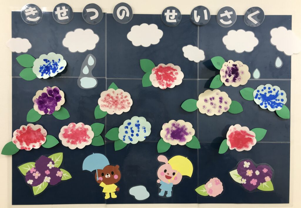 絵の具でポンポン♪アジサイ製作！
